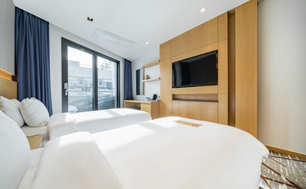 Sea Cruise Hotel - thumb 6