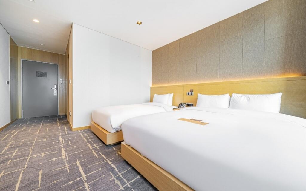 Sea Cruise Hotel - thumb 2