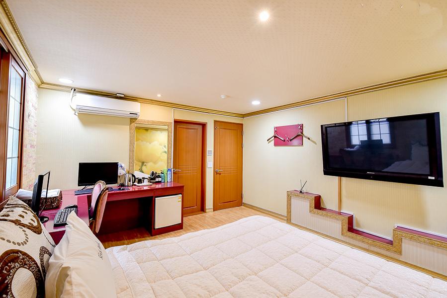 Sense Motel - thumb 4