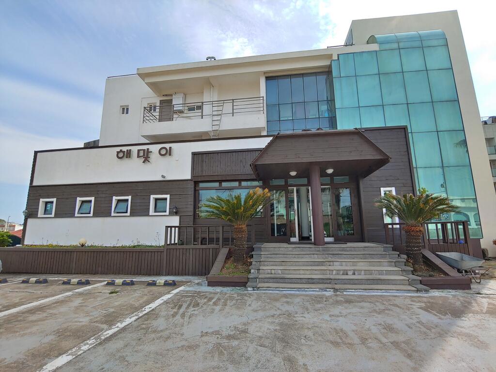Seongsan Sunrise Pension - thumb 1