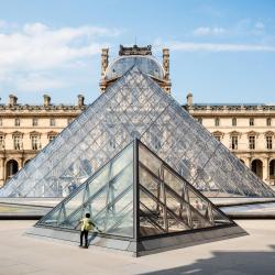 Louvre Museum, Paris Accommodation South Korea